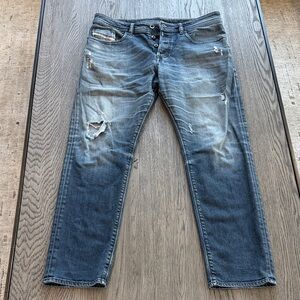Men’s Diesel BUSTER Regular Slim-Tapered 0842R Jeans W32 L30 Distressed Ripped